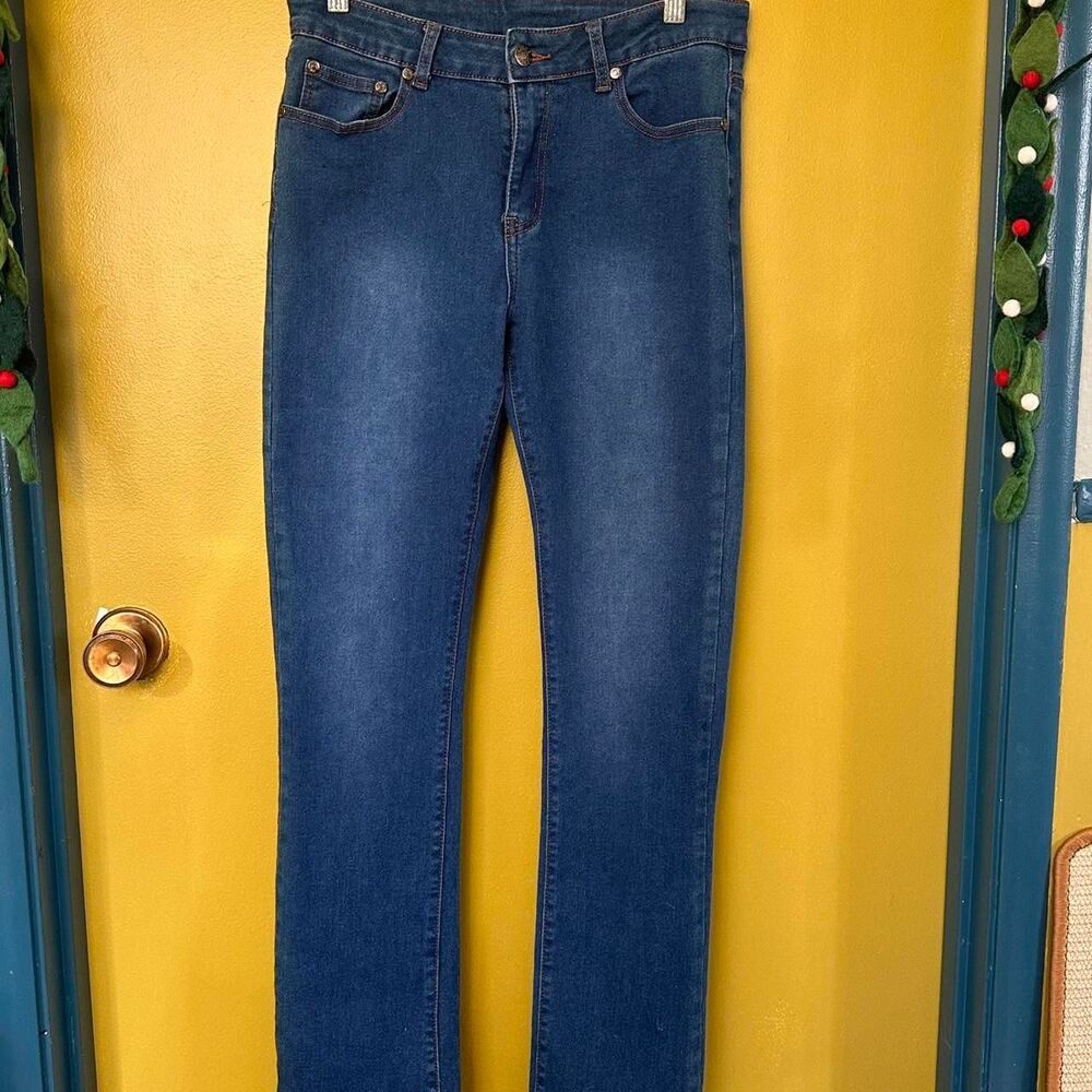LING’S jeans. High waisted, straight leg, stretchy, size 7/8, like new